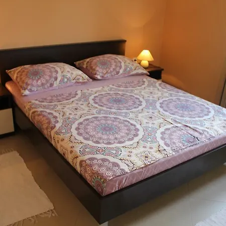 Doris 乌格连